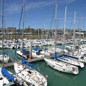  Hébergement de vacances Maison De France