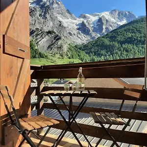  Appartement Le - Studio In The Heart Of The Village With A View Of The Meije France